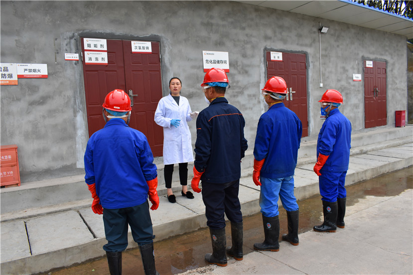 2017年10月27日 固廢處置公司開展?；沸孤?yīng)急演練1_副本