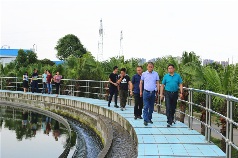 集團(tuán)第一檢查組檢查杰陽排水公司、固廢處置公司安全防汛和環(huán)保達(dá)標(biāo)各項(xiàng)工作