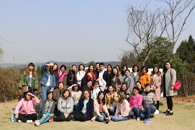 集團公司舉辦系列活動慶?！叭恕眹H婦女節(jié)