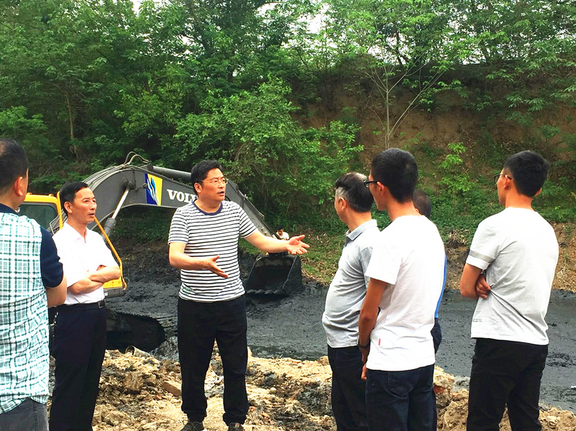 2018年5月8日 大力推進黑臭水體治理，打贏環(huán)保攻堅戰(zhàn)2_副本
