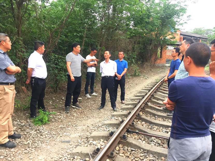 2018年5月8日 大力推進黑臭水體治理，打贏環(huán)保攻堅戰(zhàn)3_副本