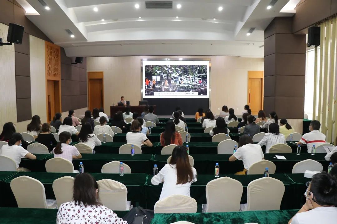 拍好圖片、講好故事、樹好形象——集團公司工會開展“職工素質(zhì)提升課堂”之《攝影入門及提高》培訓